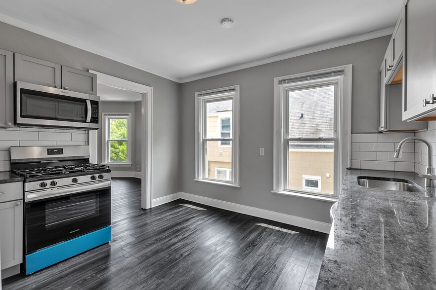 Building Photo - 36 Callodine Ave