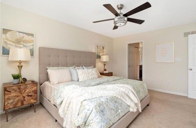 Building Photo - Spacious 4BR House in Bridgeton