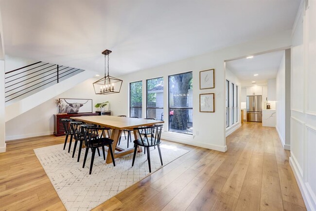 Building Photo - 5609 Courtyard Cove