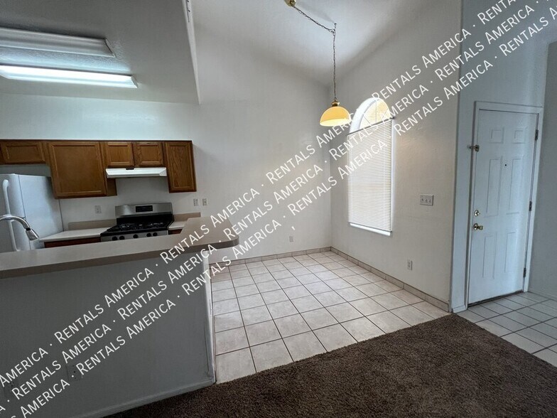 Building Photo - 6338 S Colonial Way