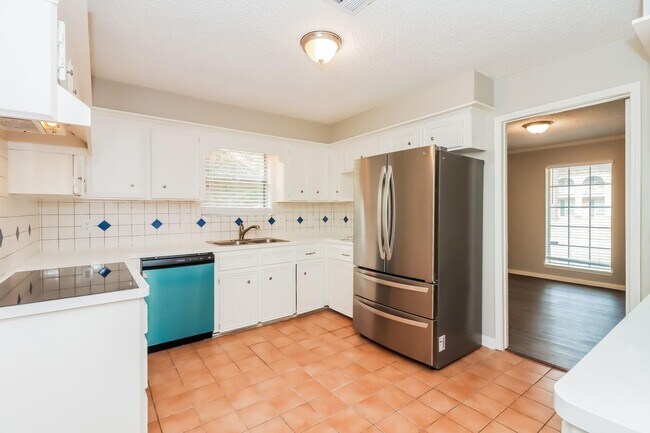 Building Photo - 3823 Glenheather Dr