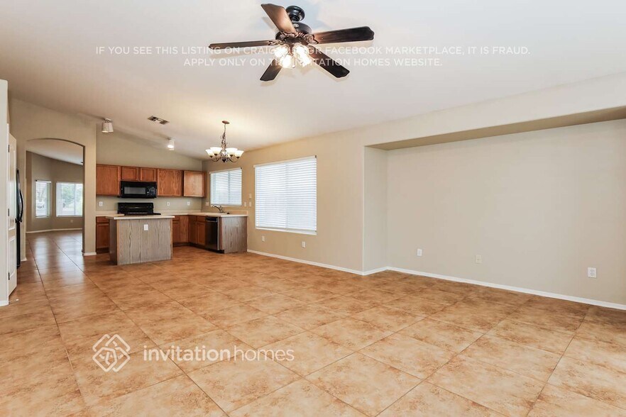 Building Photo - 4073 E Princeton Ave