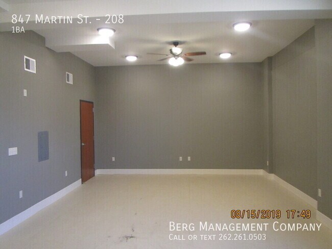Building Photo - 847 Martin St