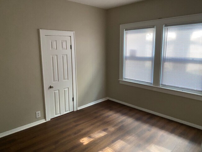 Building Photo - 608-610 Racine Avenue