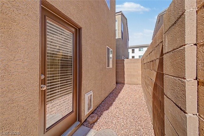 Building Photo - 6077 Aripeka St