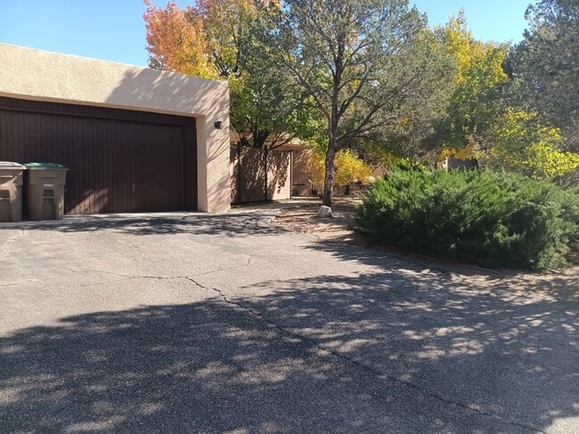 Primary Photo - 4 Bedroom, 3 Bathroom Home! Schedule a Sho...