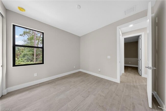 Building Photo - 1204 Moore Ave