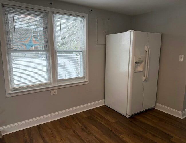 Building Photo - 2396 S Long Lake Rd