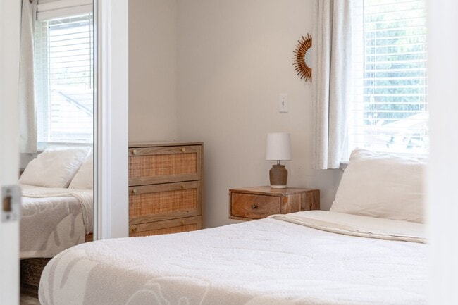 Building Photo - North Shore Boho Aloha Cottage | 2 Bed, 1 Bath | Available August 1, 2026