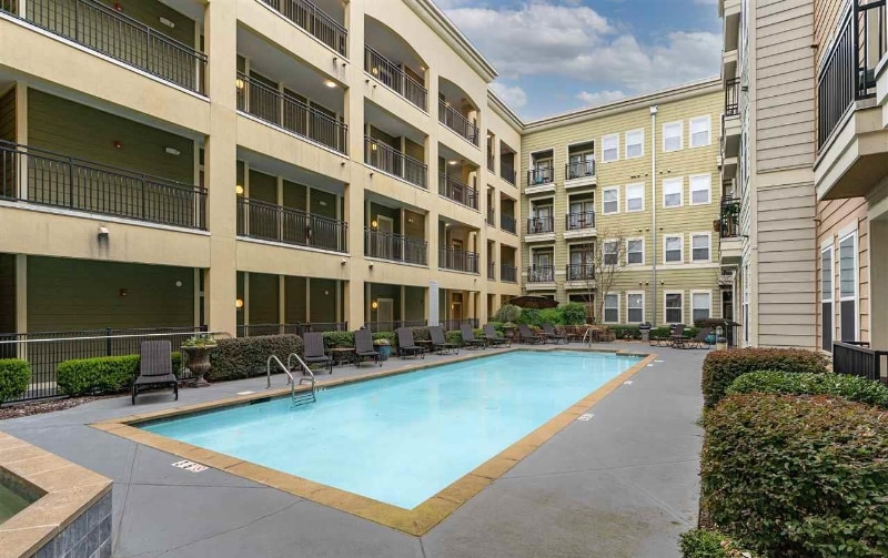 Building Photo - 401 20th St S