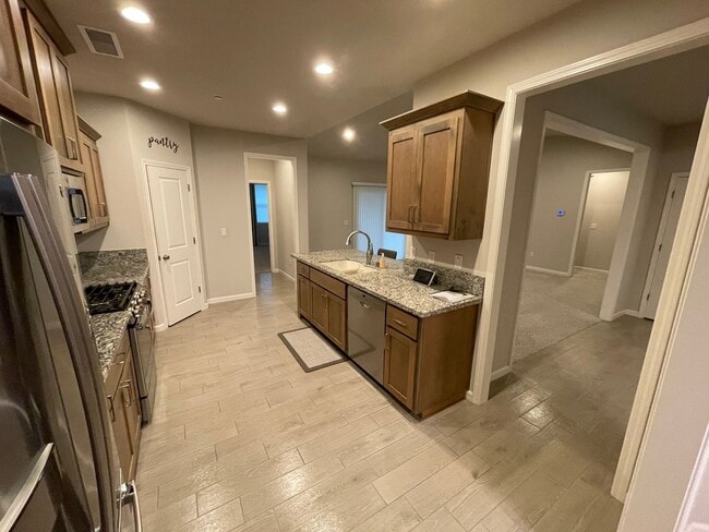 Building Photo - Chico 3 bed 2 bath luxury Belvedere neighborhood, 1800 sqft living space