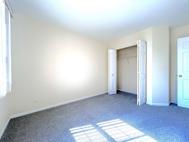 Building Photo - 2223 Periwinkle Ln