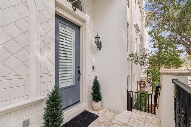 Building Photo - 1001 S Rome Ave