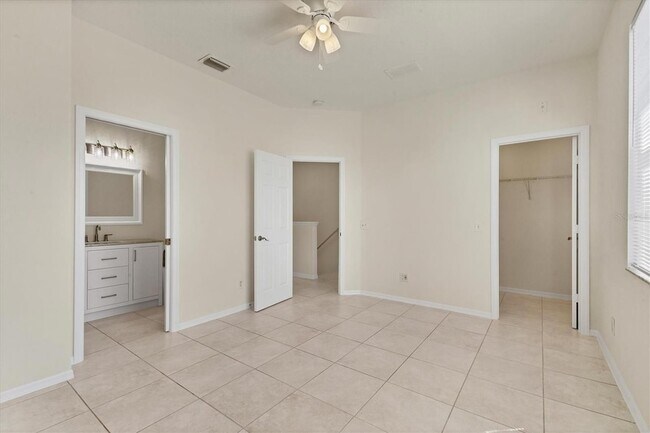 Building Photo - 4104 Crabtree Ave