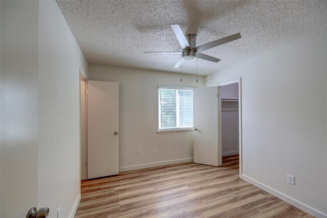 Building Photo - 3438 Willowrun Dr