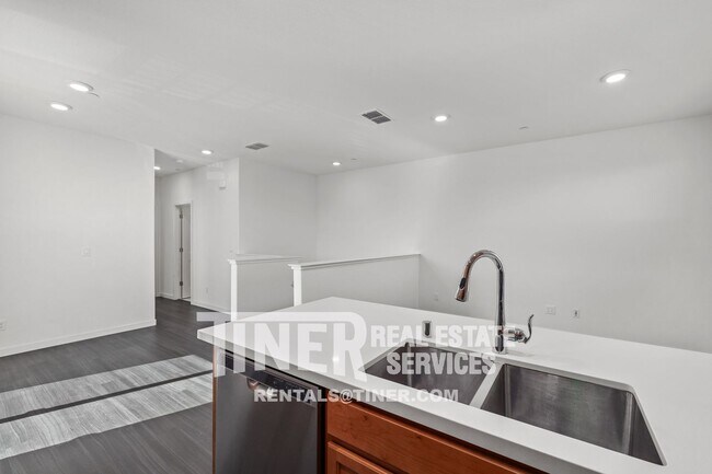 Building Photo - 4152 Rotor Ln