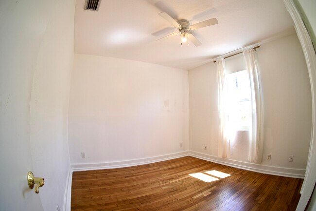 Building Photo - 620 Winters St