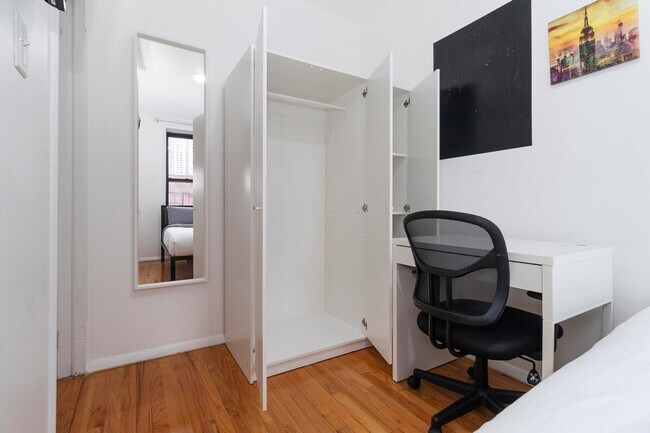 Building Photo - 345 E 94th St