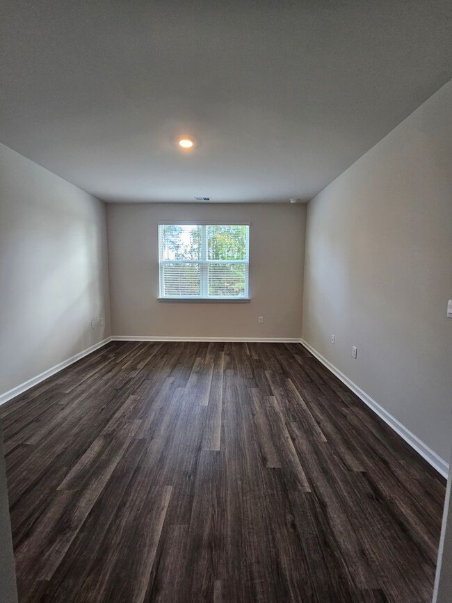 Building Photo - Brand New 3-Bedroom, 2-Bath Home in Ridgef...