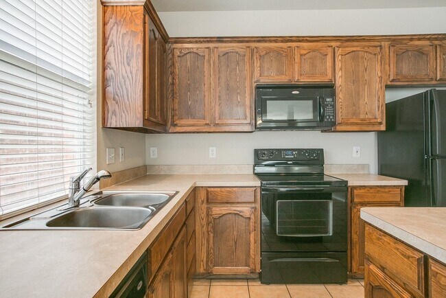 Building Photo - 5824 Melanie Ct