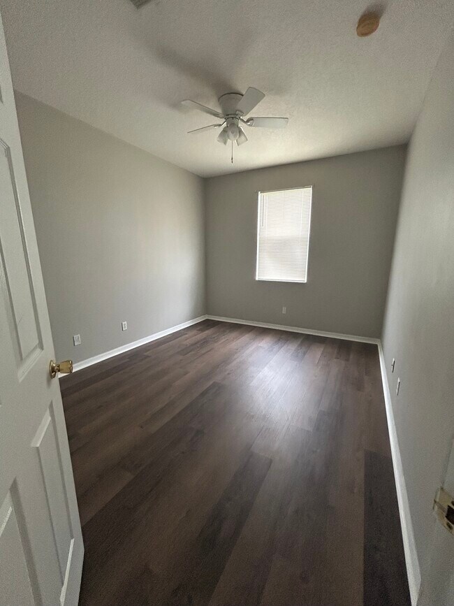 Building Photo - 1752 Cambridge Village Ct