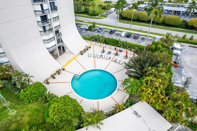 Building Photo - 2425 Presidential Way