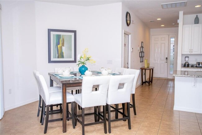 Building Photo - 2606 Rosemont Cir