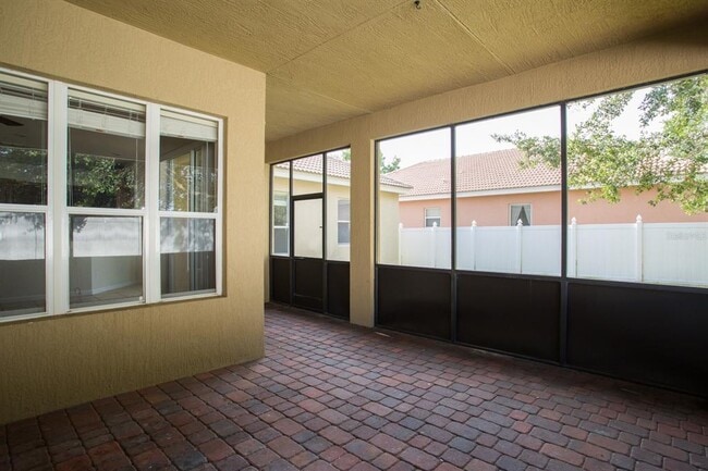 Building Photo - 3876 Shoreview Dr