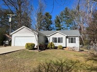 Building Photo - 825 9th Ave W