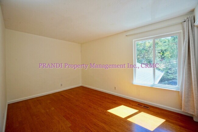 Building Photo - Private and Spacious Novato Home with 3 Ca...