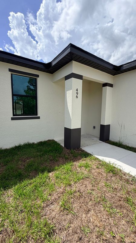 Building Photo - 496 Loretta Ave S