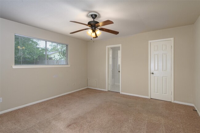 Building Photo - 23015 Bayleaf Dr