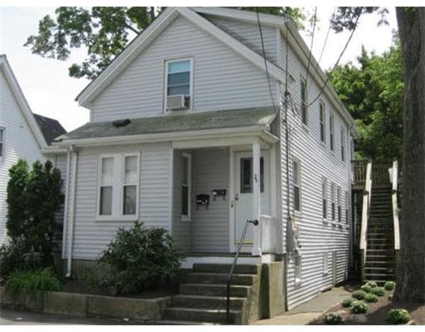 Building Photo - 25 Common St