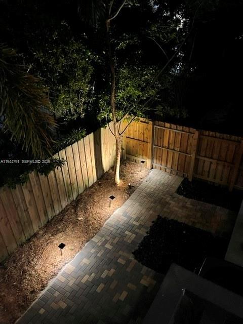 Building Photo - 909 NE 16th Terrace