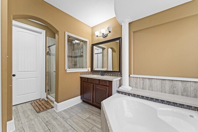 Building Photo - 31183 Pecan Creek Dr