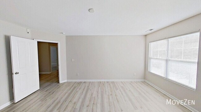 Building Photo - 4435 Stonewall Dr