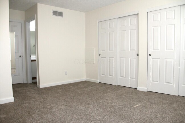 Building Photo - 5702 Mango Ln