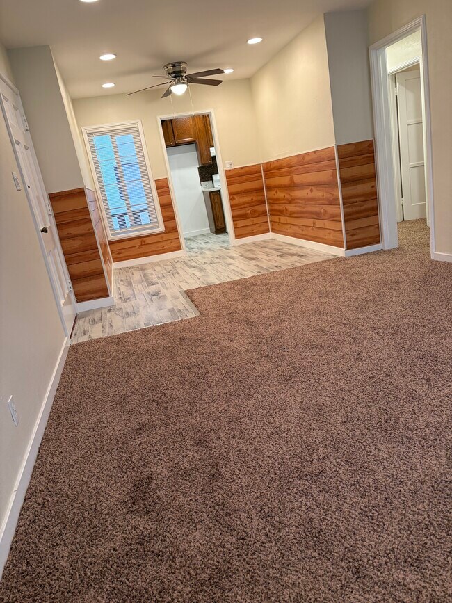 Building Photo - 1706 Scott Rd