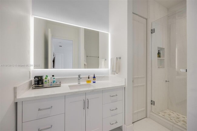 Building Photo - 2760 Brickell Ct