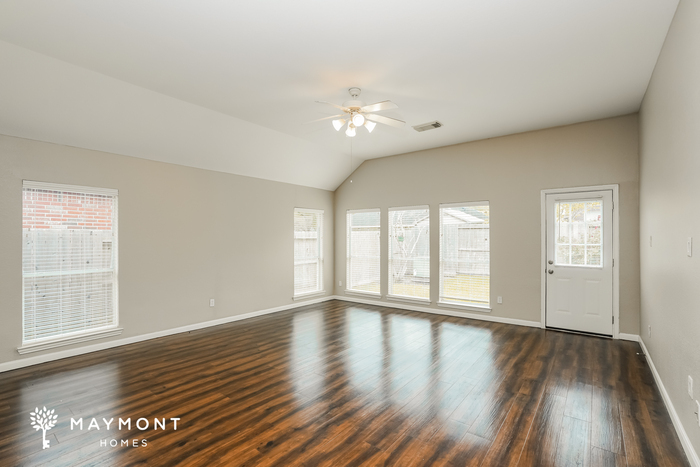 Building Photo - 207 Autumn Creek Ln