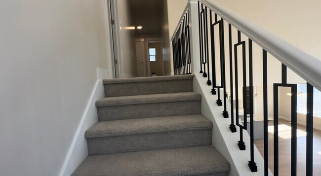 Building Photo - 13646 S Watts Ln