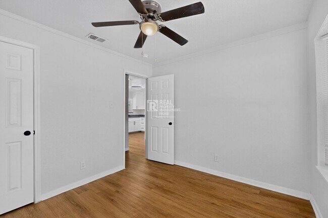 Building Photo - 1809 W Sanford St
