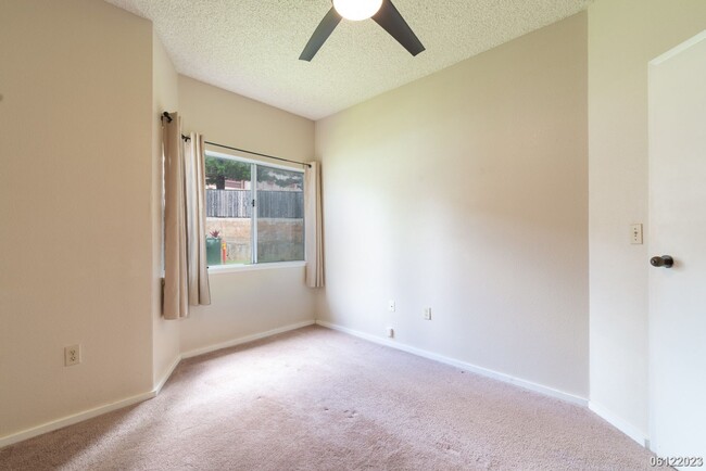 Building Photo - 2 Bd 1 bath 2 Pkg - Mililani Mauka - 95-10...