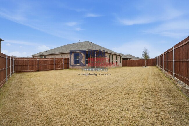 Building Photo - Well-Designed 4 Bedroom Single-Story