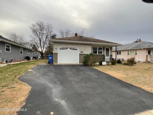 Building Photo - 554 Jamaica Blvd