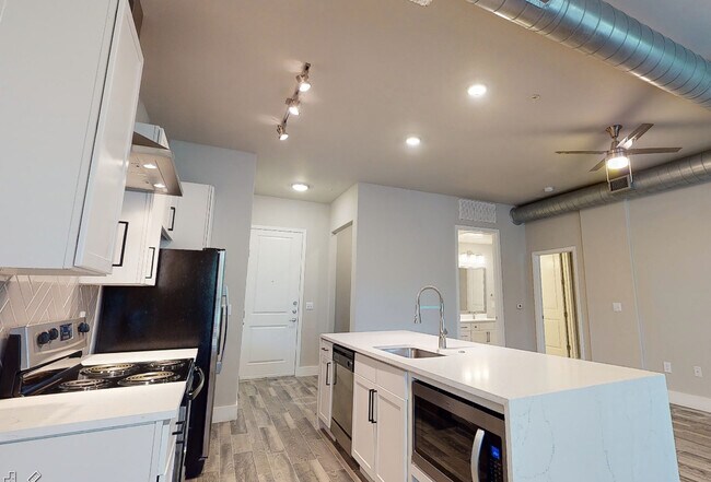 Building Photo - 1 Bedroom Beauty – Get Up to $750 Off Move...