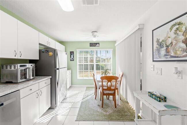 Building Photo - 221 Prather Dr