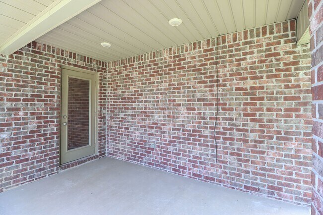 Building Photo - 16509 Lexington Ct