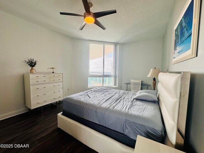 Building Photo - 231 Riverside Dr