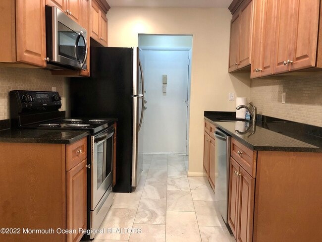 Building Photo - 169 Amberly Dr